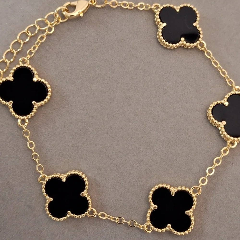 Black Onyx Four Leafs Clover bracelet - Picture 3 of 5